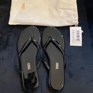 Tkees Glosses Flip Flops in Licorice (Size 9)